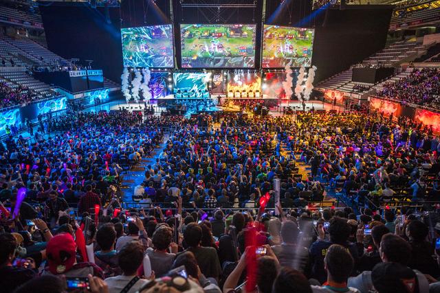 前场反抢 前场反抢